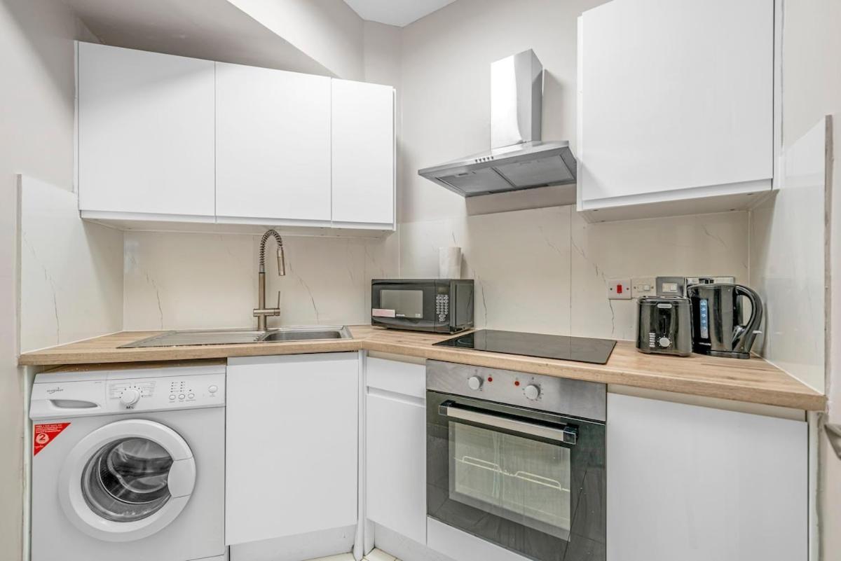 Wonderful One Bedroom Flat *